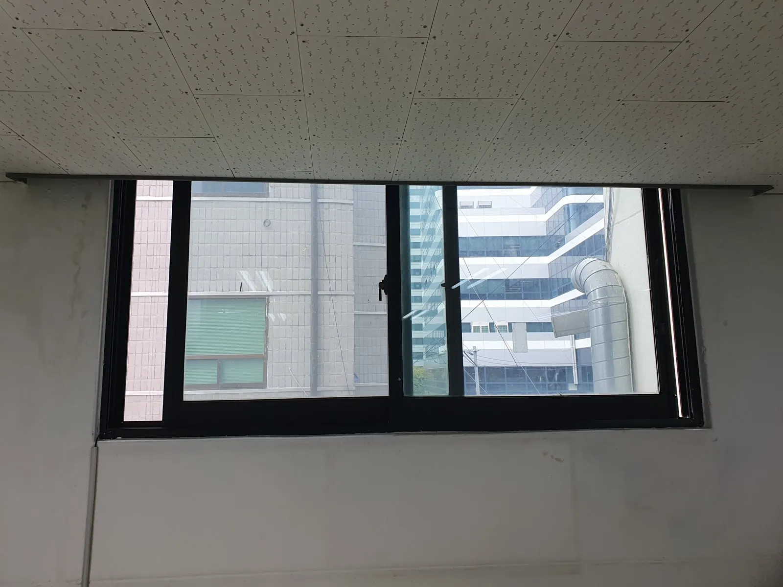 예지동 상가 방충망 시공 사진 3