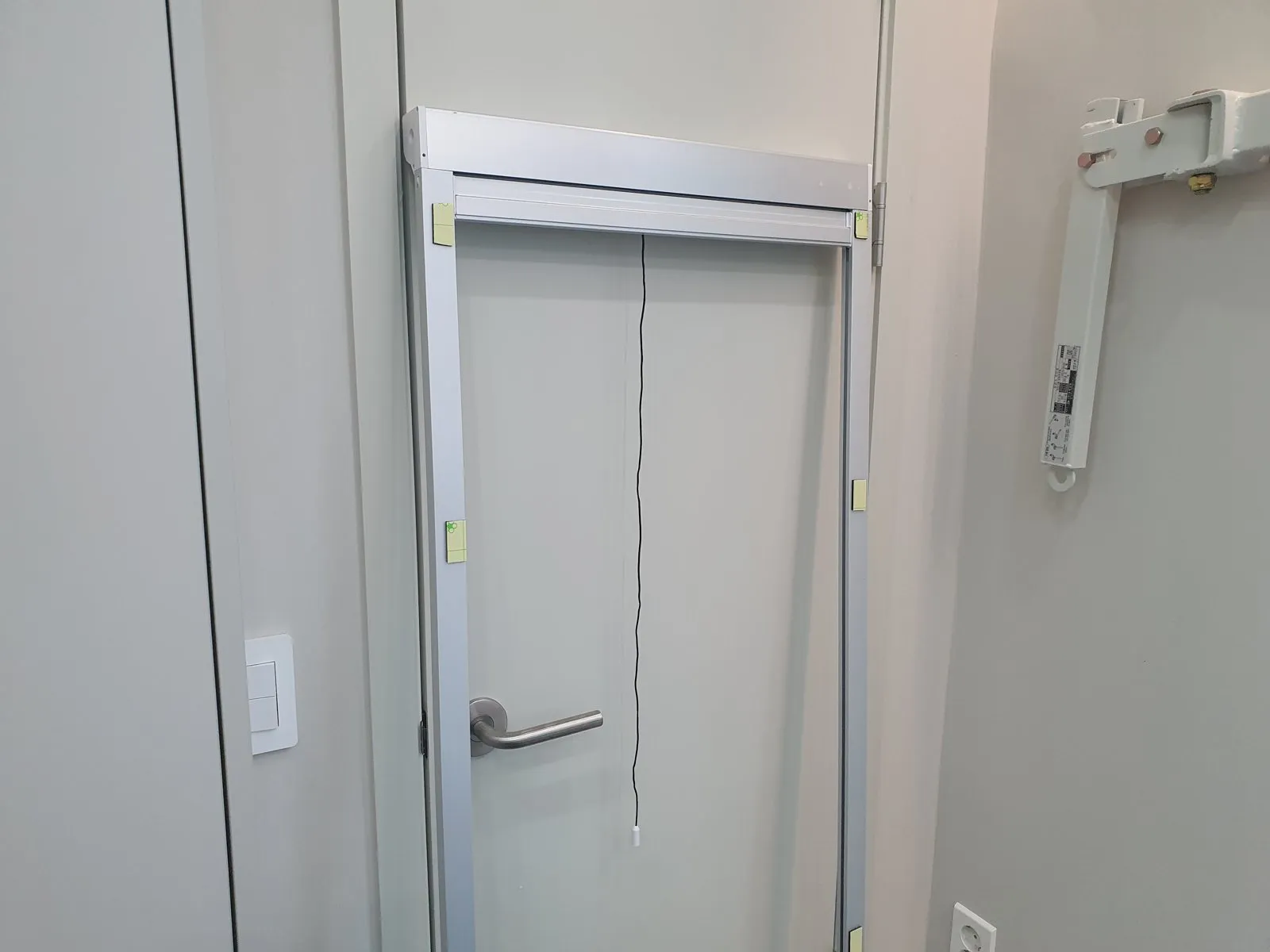양재동 치과 방충망 시공 사진 4
